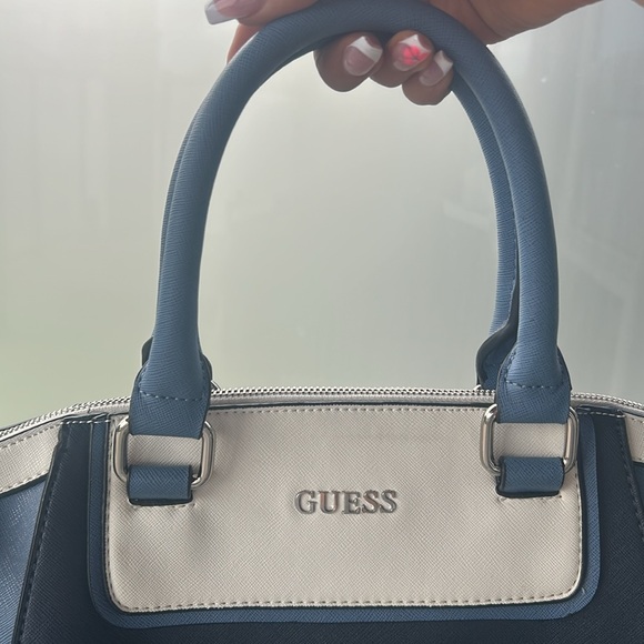 Blue guess purse - Picture 3 of 4